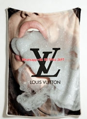 Luxury LV Logo Flannel Sofa Throw Blanket 455